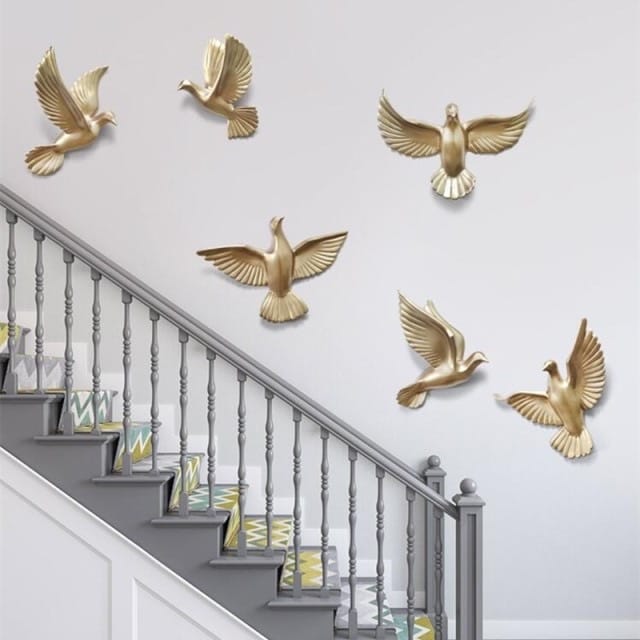 WALL MOUNTED RESIN BIRDS STATUE